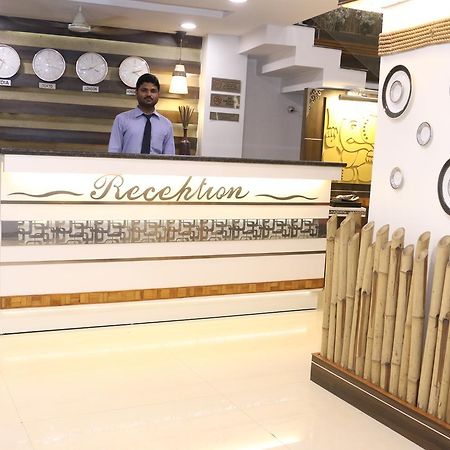 Hotel Shalimar Deluxe Bhopal Buitenkant foto