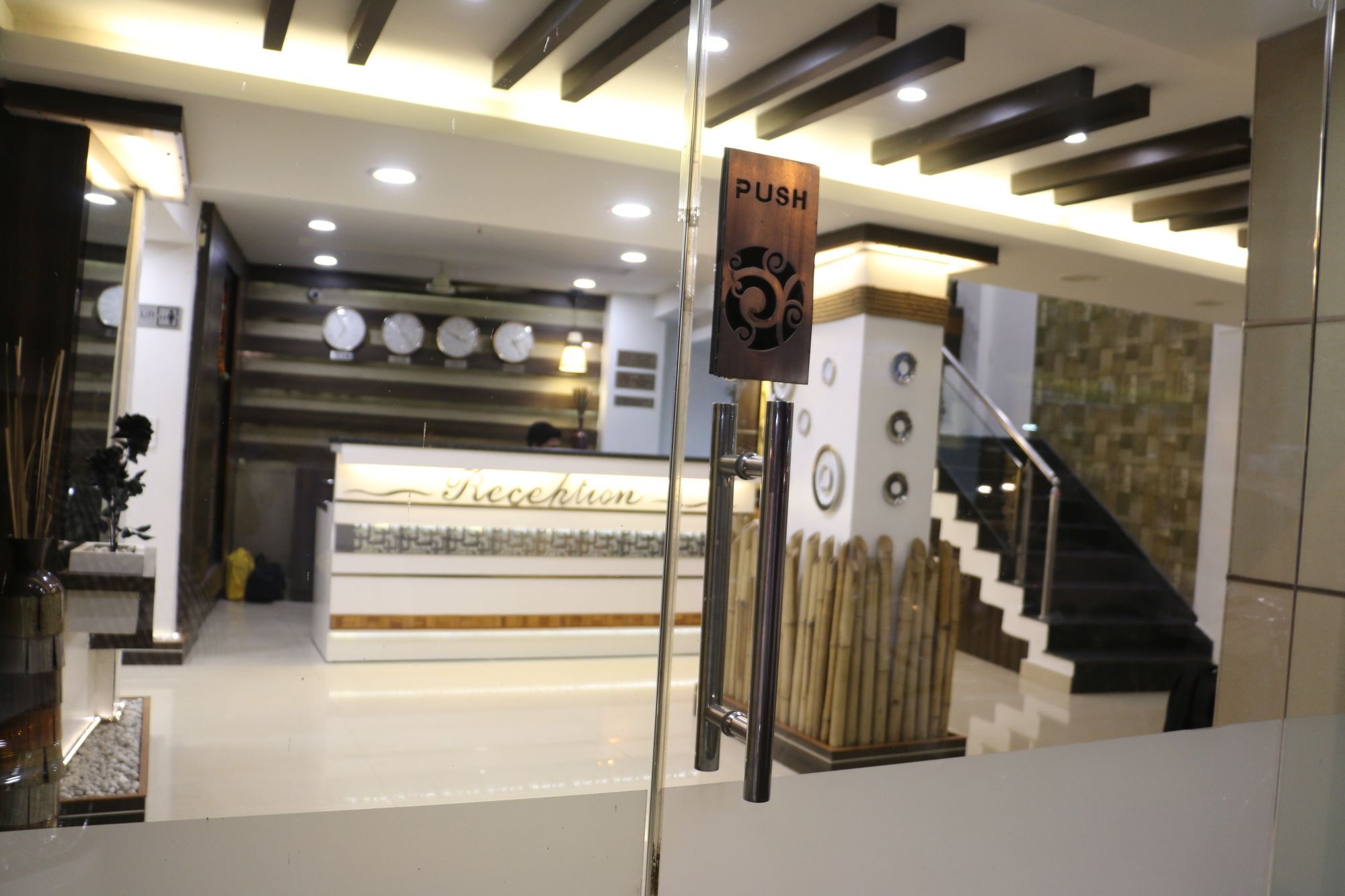 Hotel Shalimar Deluxe Bhopal Buitenkant foto