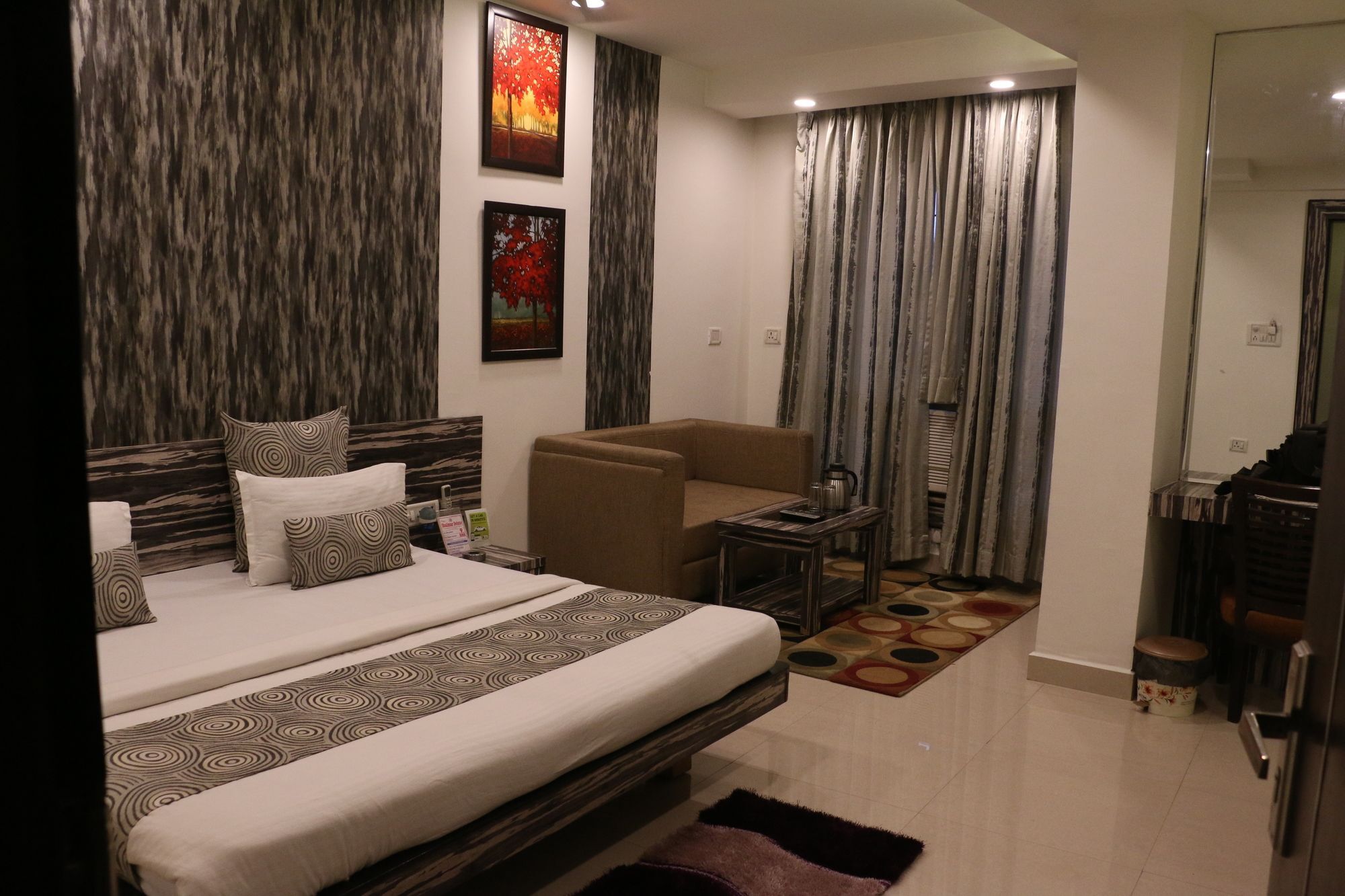 Hotel Shalimar Deluxe Bhopal Buitenkant foto