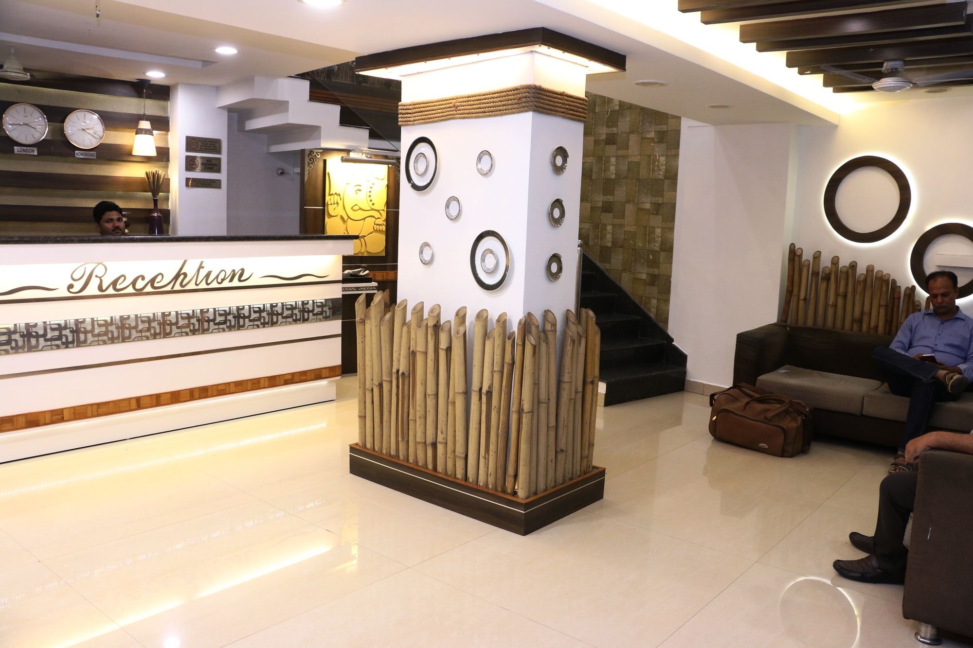 Hotel Shalimar Deluxe Bhopal Buitenkant foto